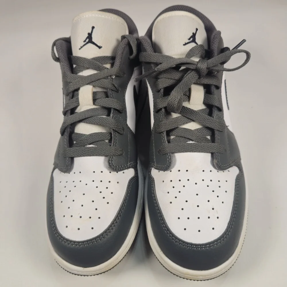 Nike Air Jordan 1 Low GS 7Y Men's 7 Women's 8.5 White Grey Black 553560-152